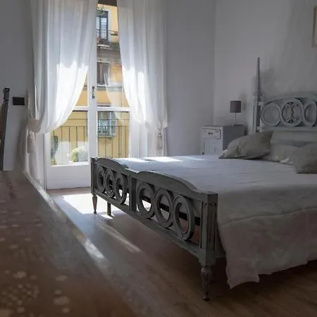 Beautiful Floral Apartment On Navigli Milan Exterior photo
