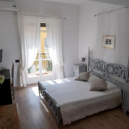 Beautiful Floral Apartment On Navigli Milan Exterior photo