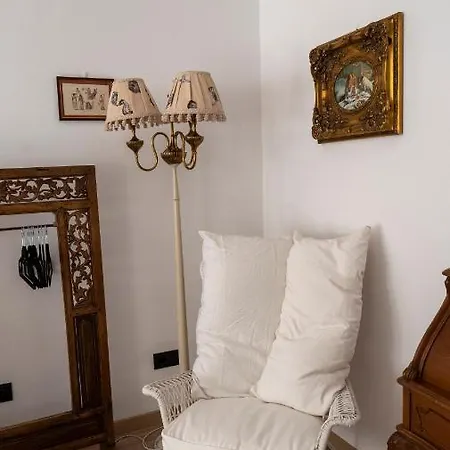 Beautiful Floral Apartment On Navigli Milan Exterior photo